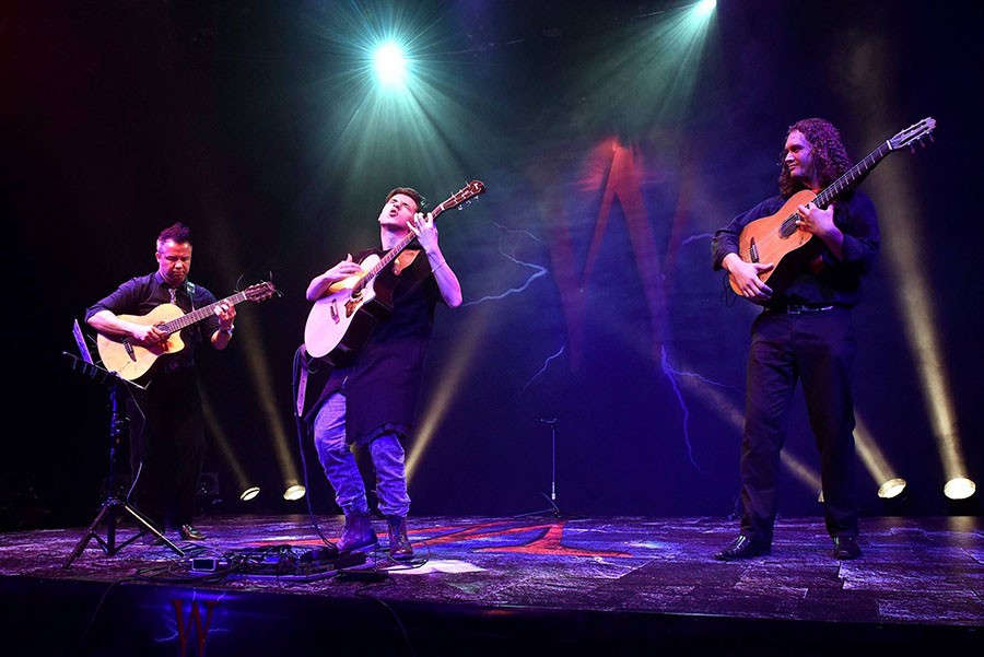 Kỹ thuật chơi guitar độc đáo của Marcin Patrzalek - thần đồng âm nhạc đến từ Ba Lan