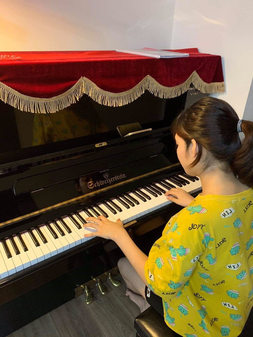 Cho bé học nhạc-học đàn piano, guitar,...từ nhỏ giúp phát triển IQ
