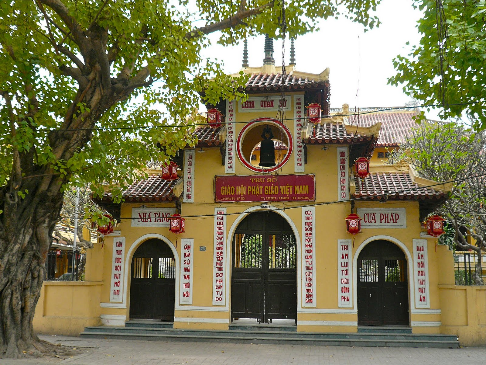 Tổng hợp 8 ngôi Chùa, Đền linh thiêng tại Hà Nội cho những ai muốn đi cầu may đầu năm