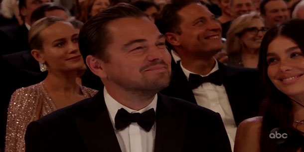 Leonardo DiCaprio nhìn say đắm khi Brad Pitt chiến thắng giải Oscar, fan bất chấp, hăng hái "đẩy thuyền"