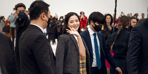 Jisoo BLACKPINK chiếm trọn spotlight tại show diễn của Dior AW22 Show thuộc khuôn khổ Tuần lễ thời trang Paris 2022