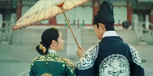 Phim Hàn Quốc - Dưới Bóng Trung Điện (Under the Queen's Umbrella) của Kim Hye Soo kết thúc viên mãn với rating cao ngất ngưởng