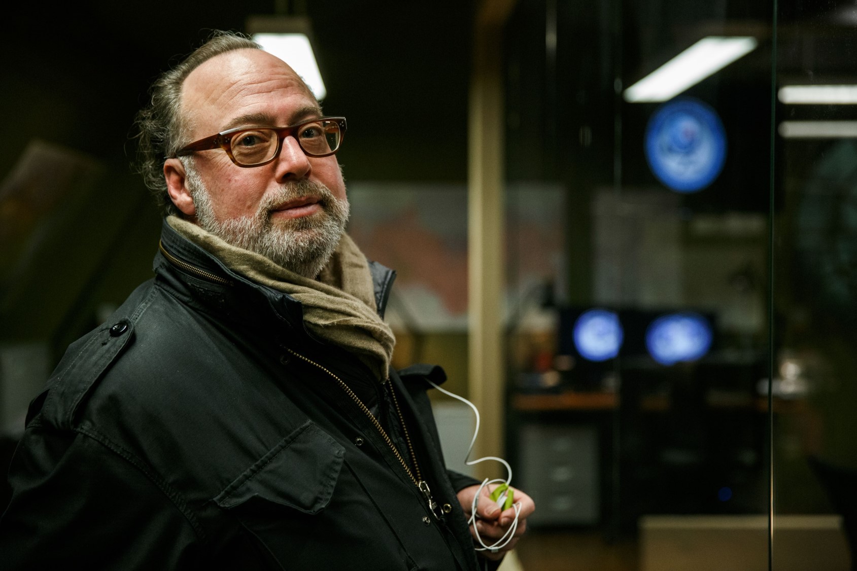 Ra mắt seri phim truyền h&igrave;nh Ph&aacute;p Văn ph&ograve;ng điệp vi&ecirc;n